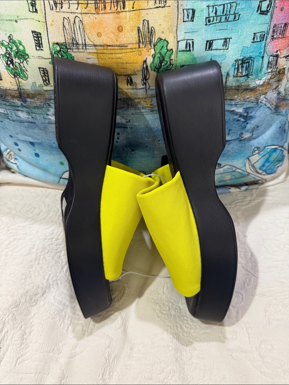 Forever 21 Neon Yellow Slide Mules size 8 new with tag comes with gift - Picture 4 of 16